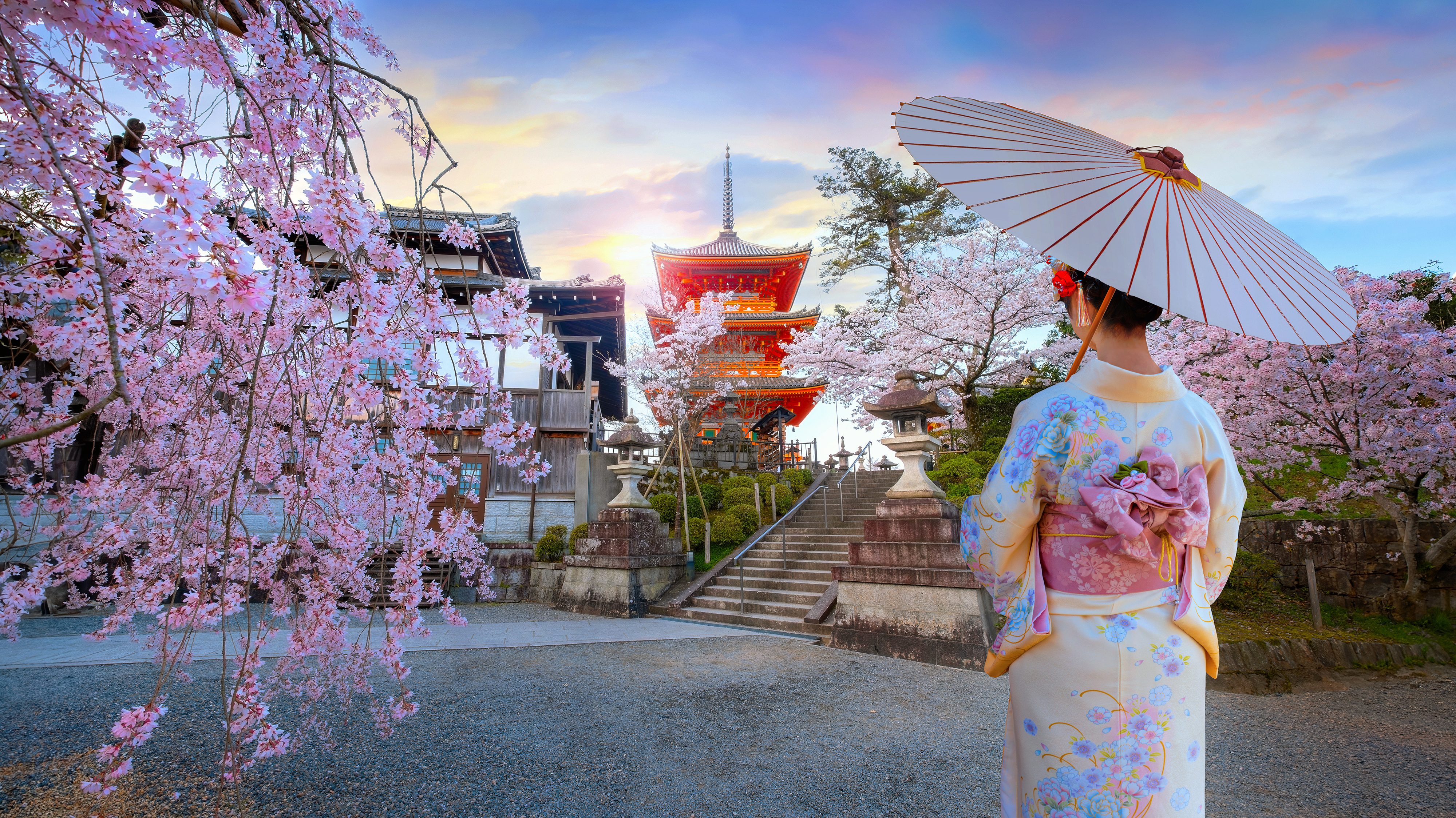 京都 着物の女性